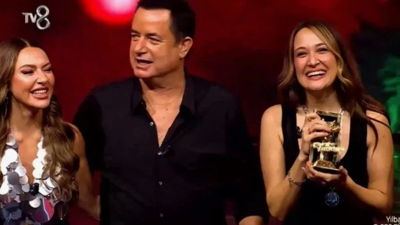 Gupse Özay'ın o ünlünün performansında mimikleri sosyal medyayı salladı