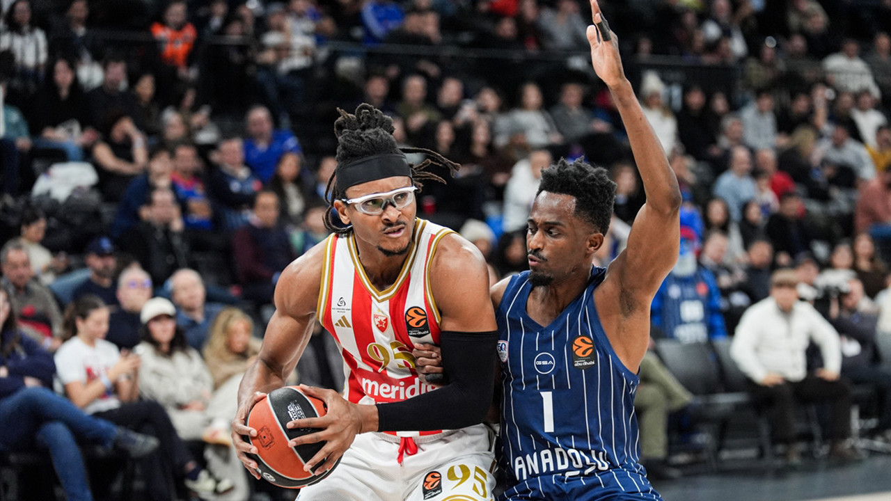 Anadolu Efes'te kabus sürüyor Kızılyıldız'dan 22 sayı fark yediler