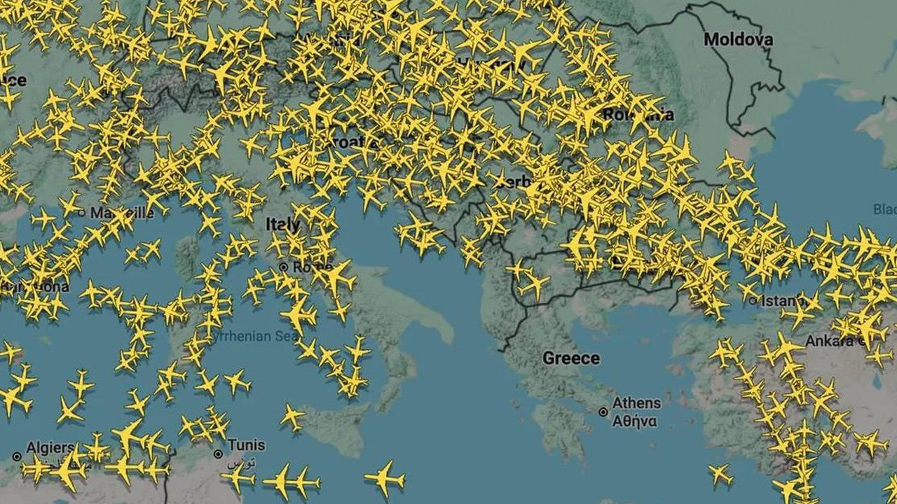 Yunanistan hava sahasını kapattı