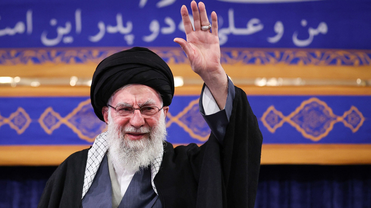 İngiliz basınının Hamaney iddiası gündeme bomba gibi düştü! "Kaçış planı hazır"