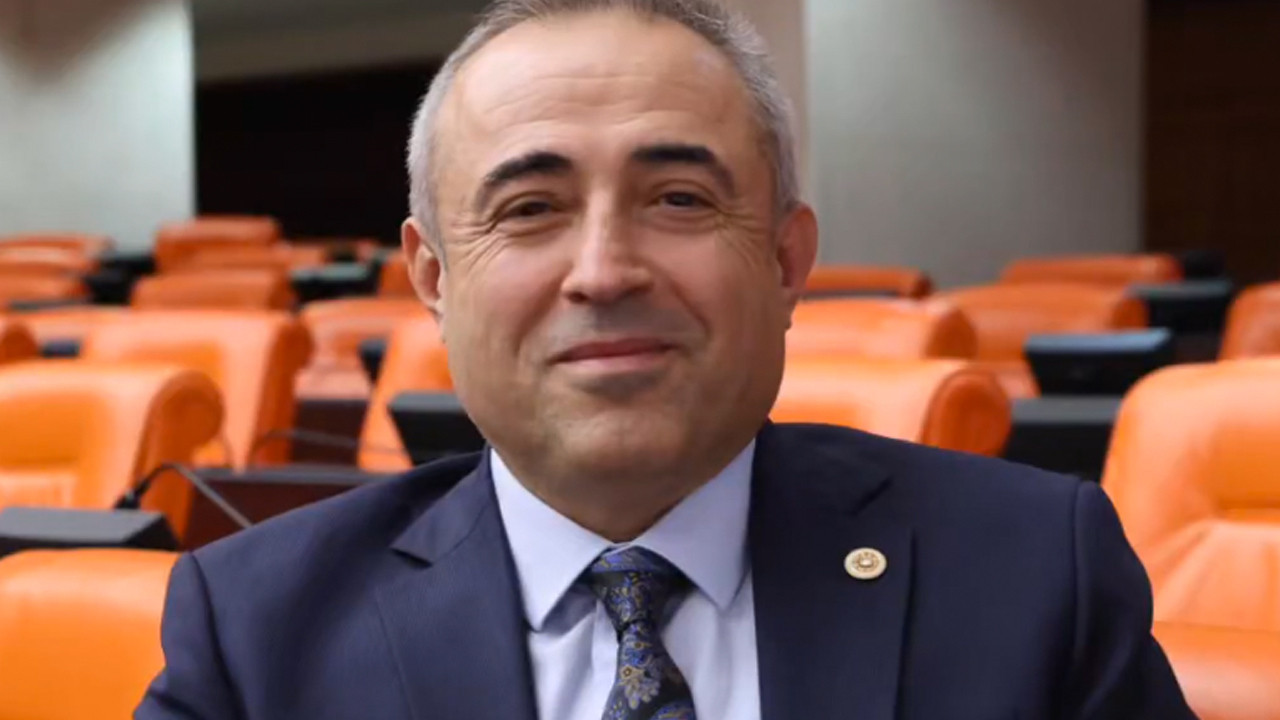 İrfan Karatutlu DEVA Partisi'nden istifa etti, AK Parti'ye katılıyor