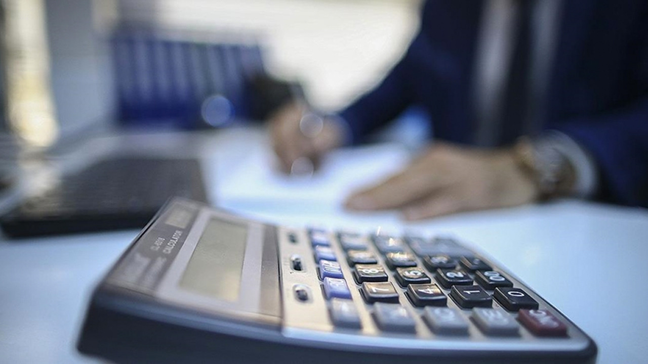 Memur ve memur emeklisi zammı belli oldu! 2026 yeni maaş tablosu öğretmen, polis, doktor ne kadar alacak?