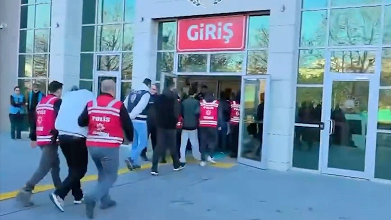 "Oto yedek parçası" satma vaadiyle dolandırıcılık yapan suç örgütüne operasyon