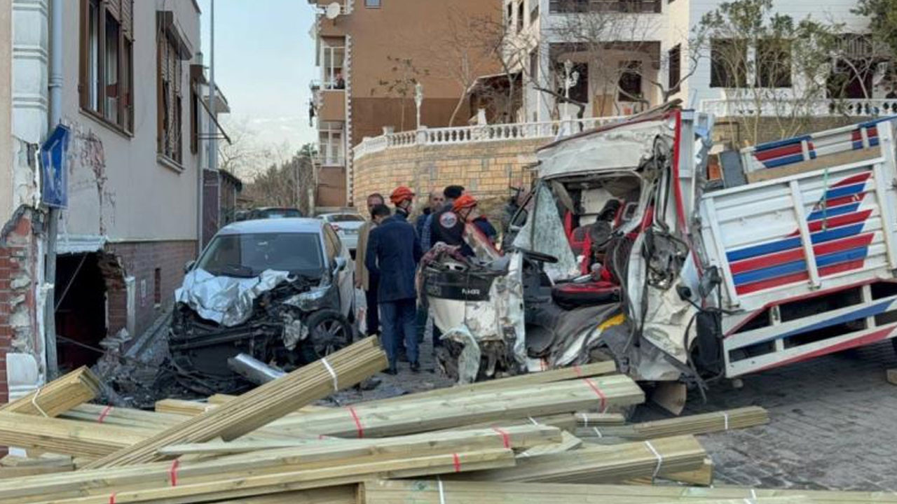 Beykoz kamyon eve çarptı: 2 ölü