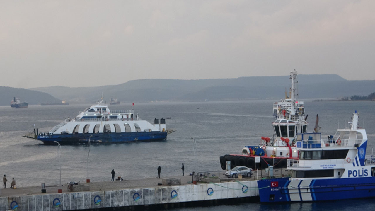 Çanakkale'de deniz ulaşımına fırtına engeli