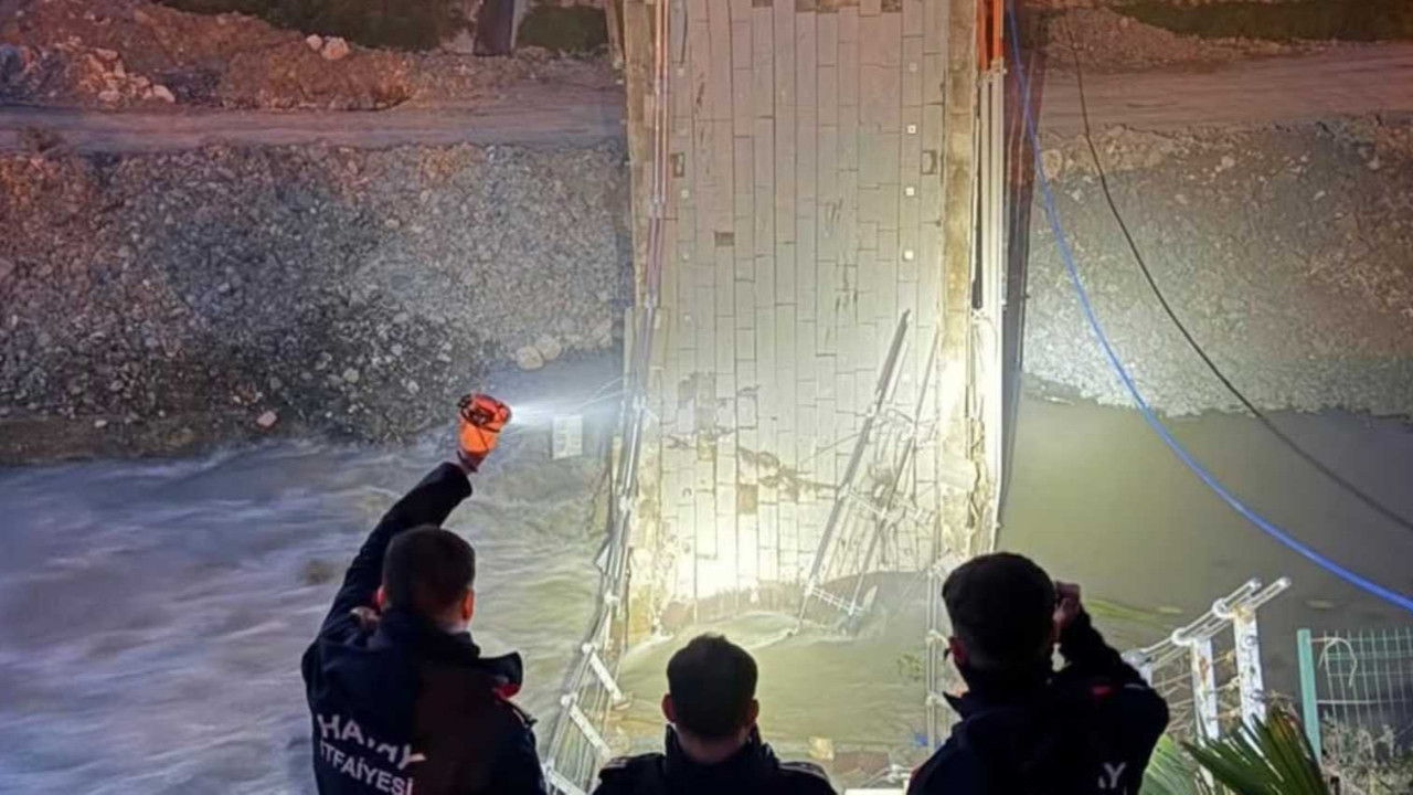 Hatay’da yaya köprüsü çöktü