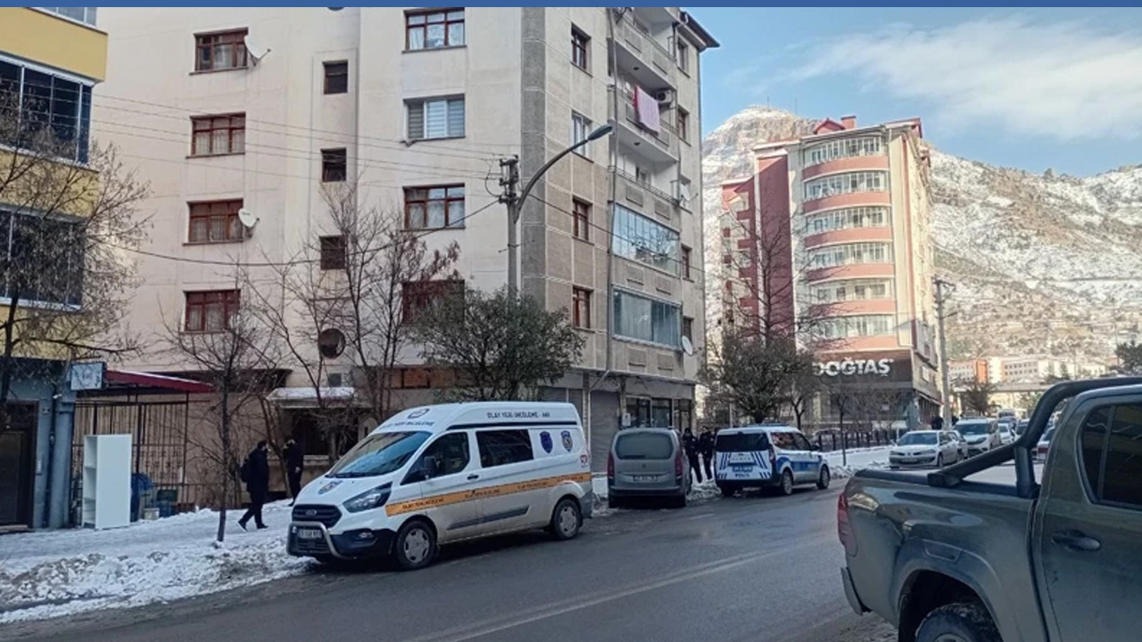 Okula gelmeyince ortaya çıktı: Evinde ölü bulundu!