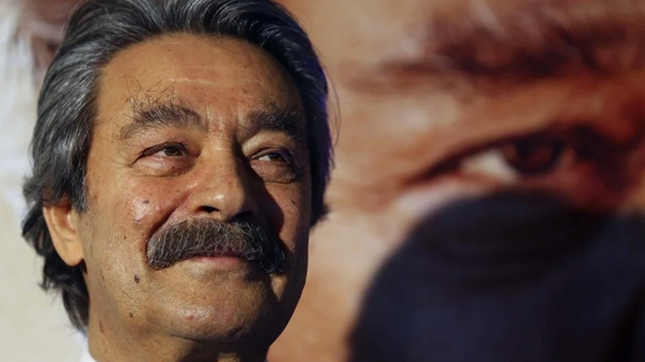 Aylar sonra sevindiren kare! Kadir İnanır ilk kez ayakta