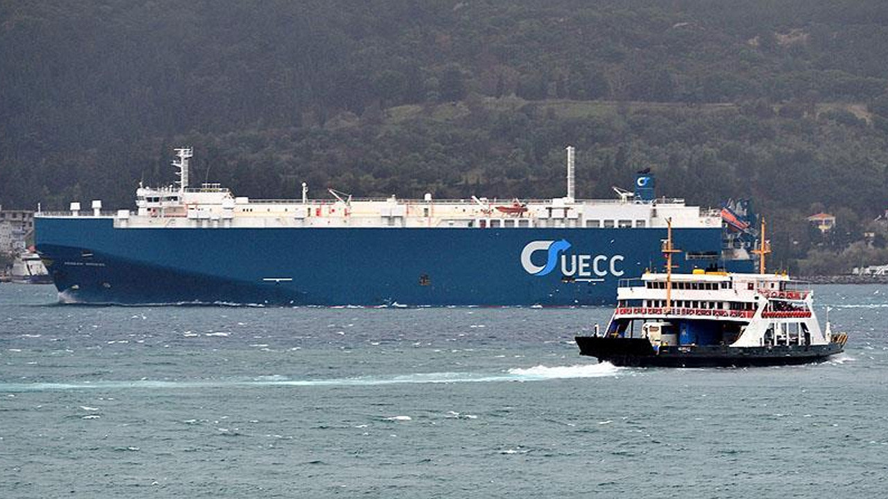 Çanakkale Boğazı kuvvetli fırtına nedeniyle transit gemi geçişlerine kapatıldı