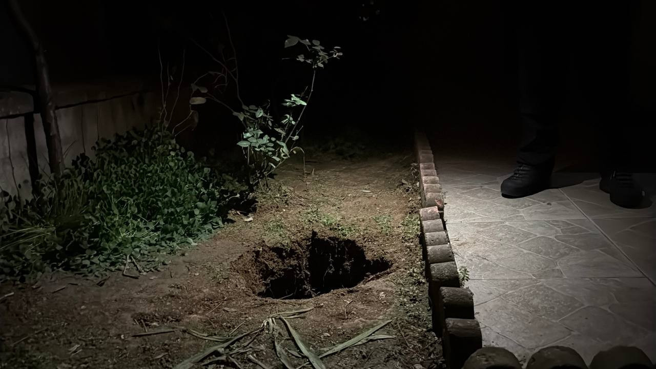 Gebze'de 5 katlı bina girişinde çukur oluştu! Apartman boşaltıldı