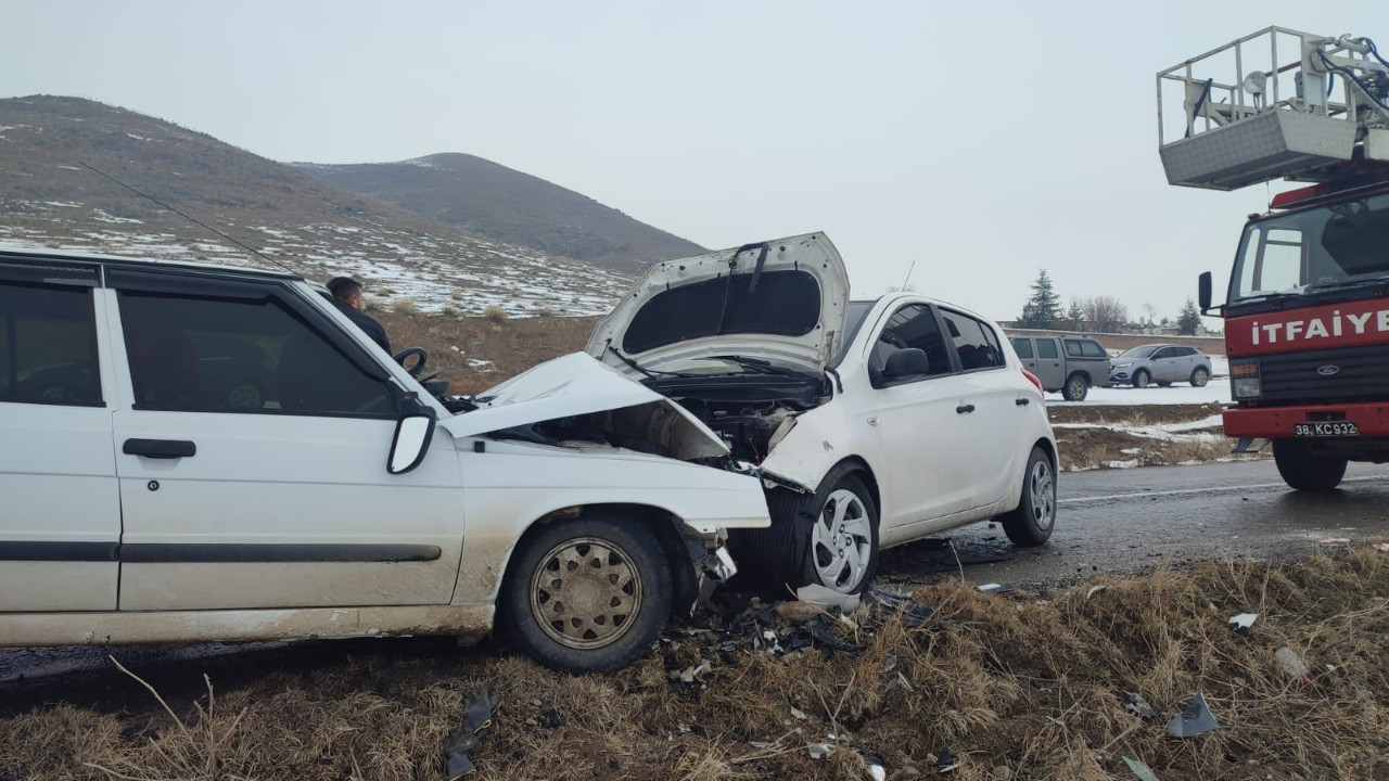 Kayseri'de korkunç kaza! 5'i öğretmen 6 kişi yaralandı...