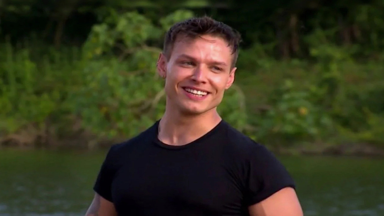 Survivor setinde aşk rüzgarı! Murat Ceylan sevgilisiyle Dominik'te