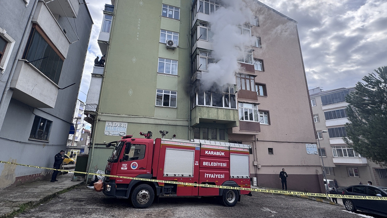 Karabük'te apartmanda can pazarı! Yangın nedeniyle mahsur kalan 8 kişi kurtarıldı
