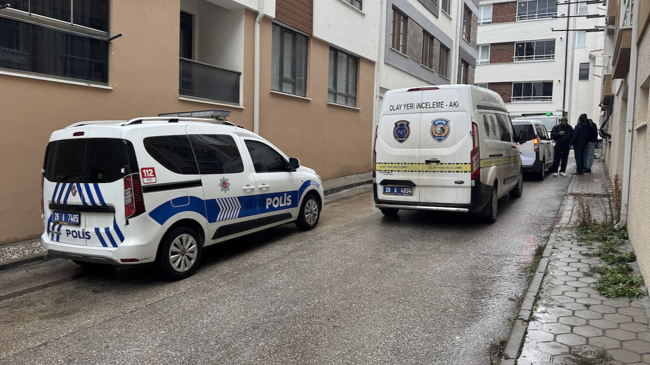 Eskişehir'de esrarengiz ölüm: 27 yaşındaki genç evinde cansız halde bulundu