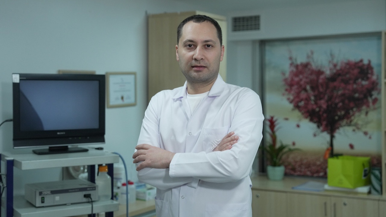 Uzmanından çözüm: Ameliyat kepçe kulağı bitiriyor, kepçe kulak ise özgüveni