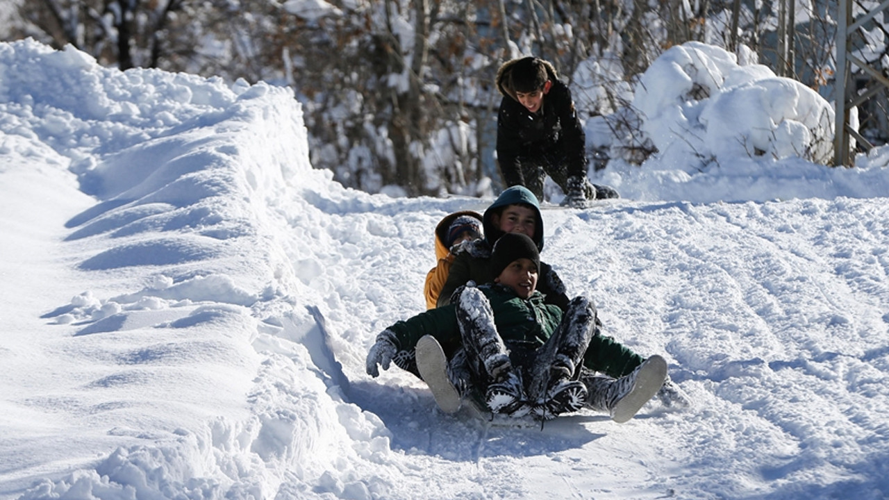 Okulların tatil edildiği ilk şehir! Valilikten 'tatil' açıklaması