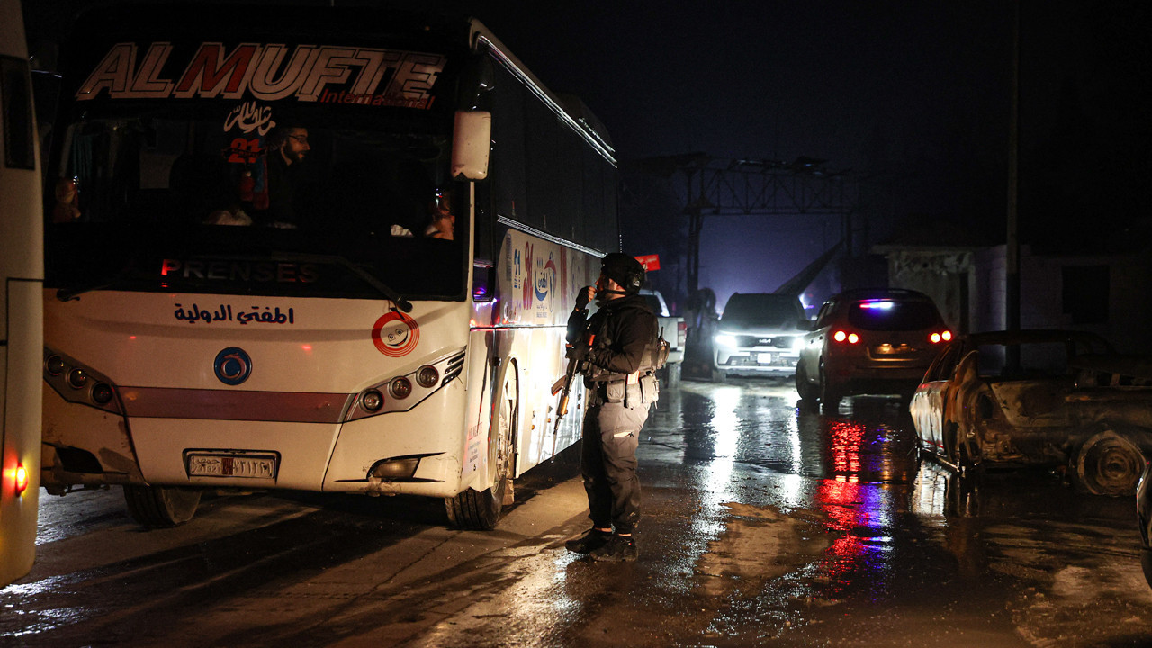 Halep'teki terör örgütü YPG/SDG'li son grup şehrin dışına tahliye edildi