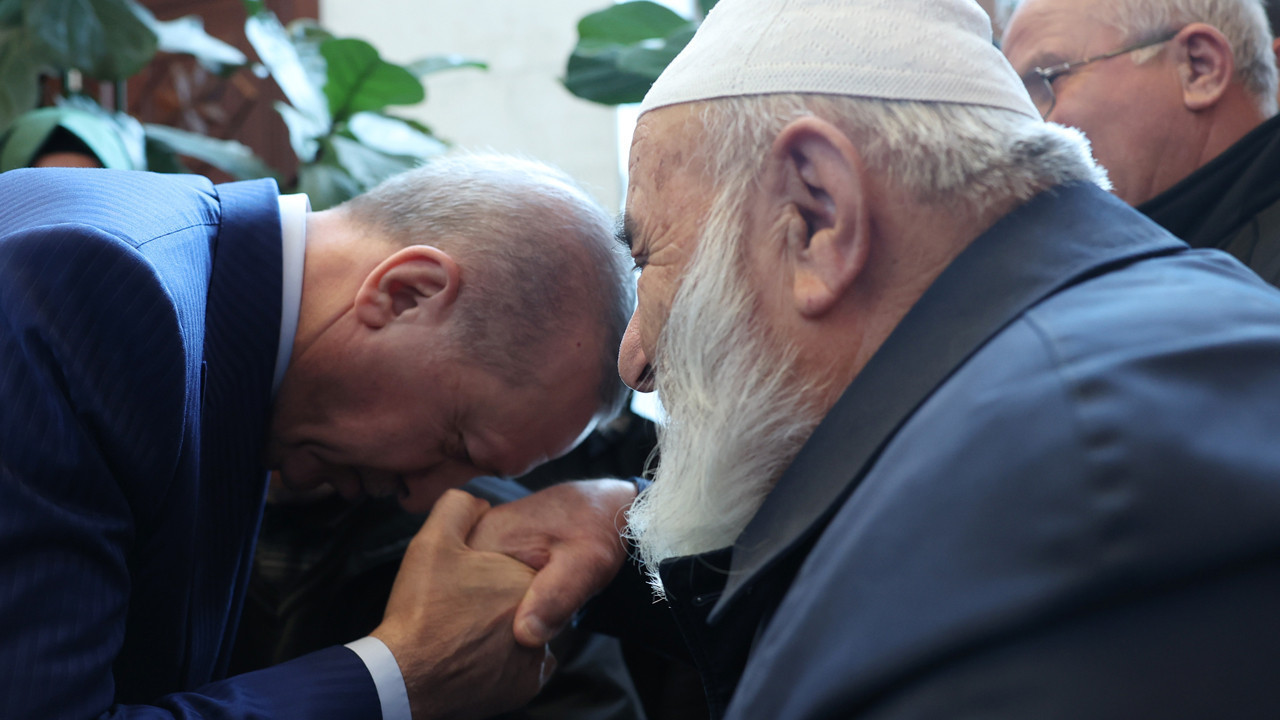 Cumhurbaşkanı Erdoğan, MYK toplantısı öncesi Düzceli vatandaşlarla görüştü