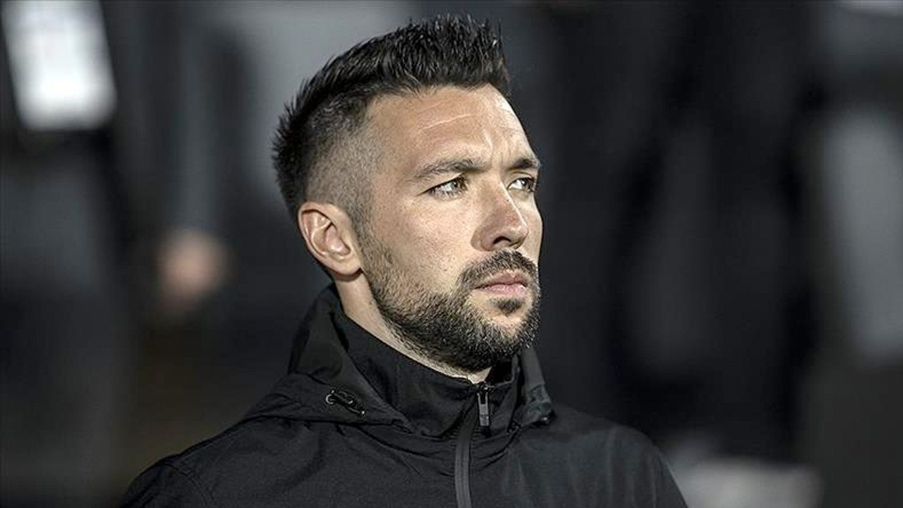 Porto'yu zirveye taşıyan Farioli ile yeni sözleşme imzalandı