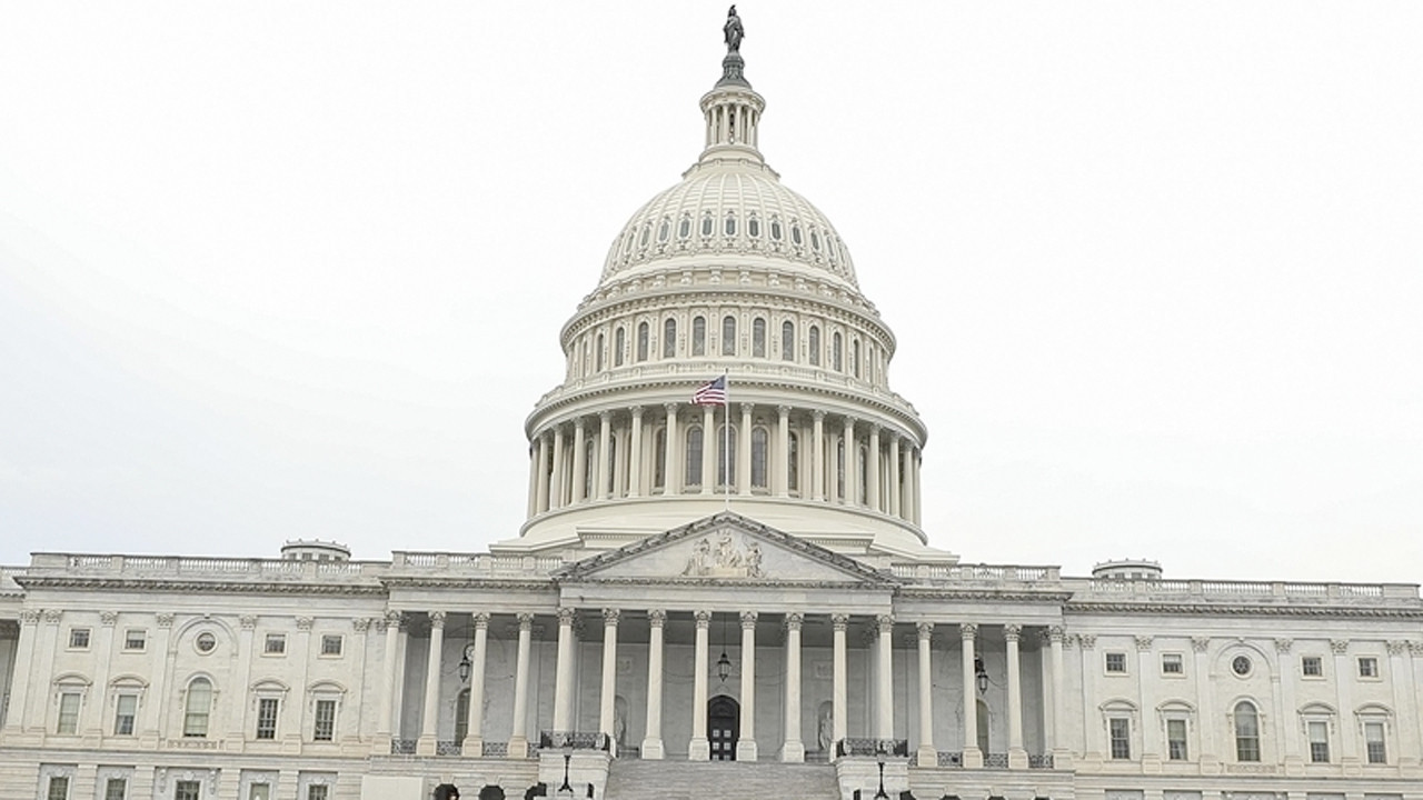 Kongre üyesinden "Grönland'ın ABD'ye katılmasını" öngören tasarı