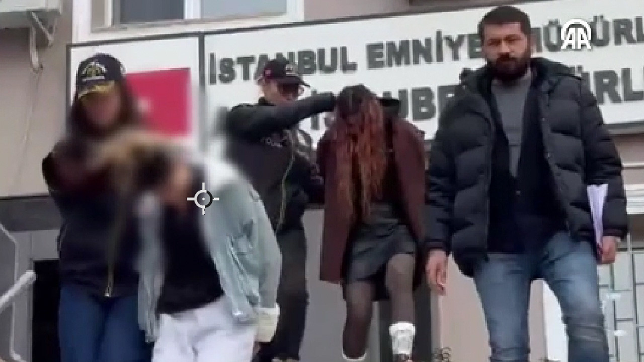 Bakırköy'de 2 evi soyan kadınlar yakayı ele verdi! Sicilleri o kadar kirli ki...