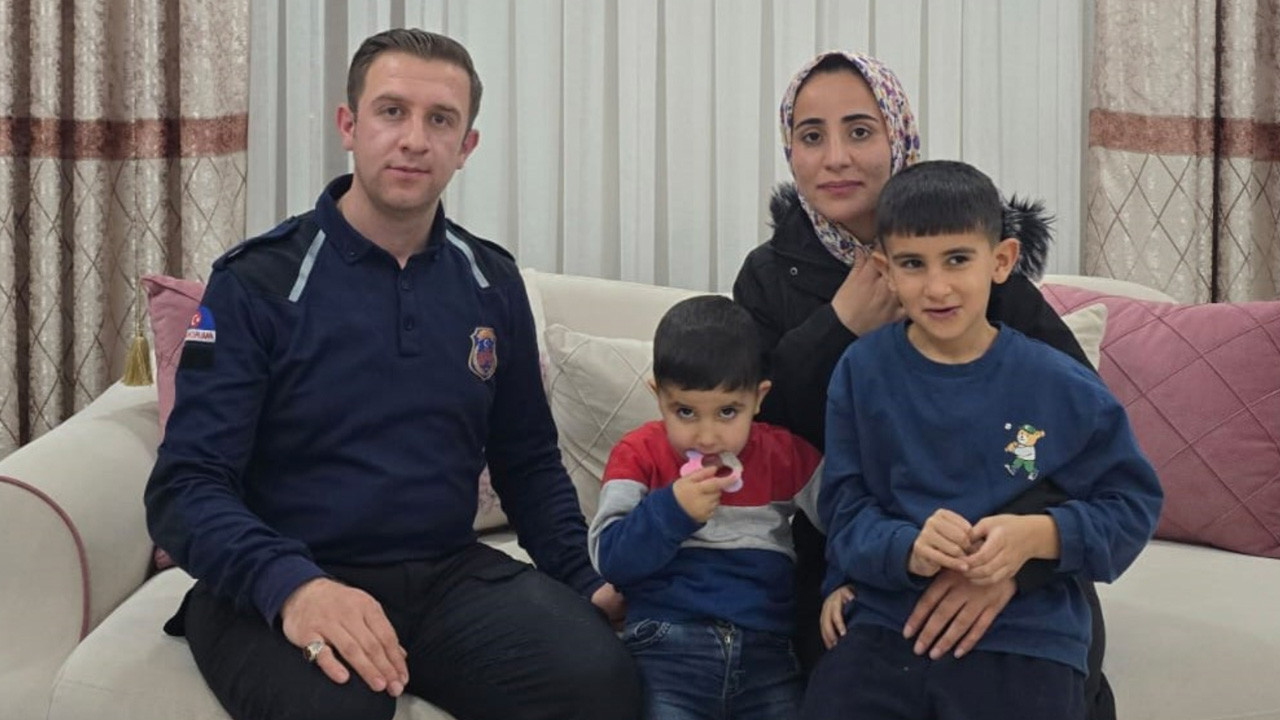 Cezaevi personeli anne ve çocuklarına yardım eli uzattı sosyal medya ikiye bölündü