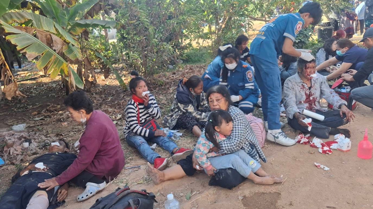 Tayland'da demir yolunda facia! Trendeki 22 kişi hayatını kaybetti