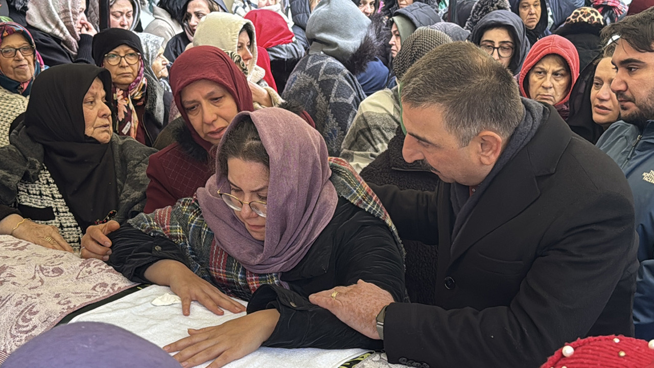 Annesi ile aynı kaderi paylaştı! Zonguldak'ta Nazmiye gözyaşlarıyla uğurlandı