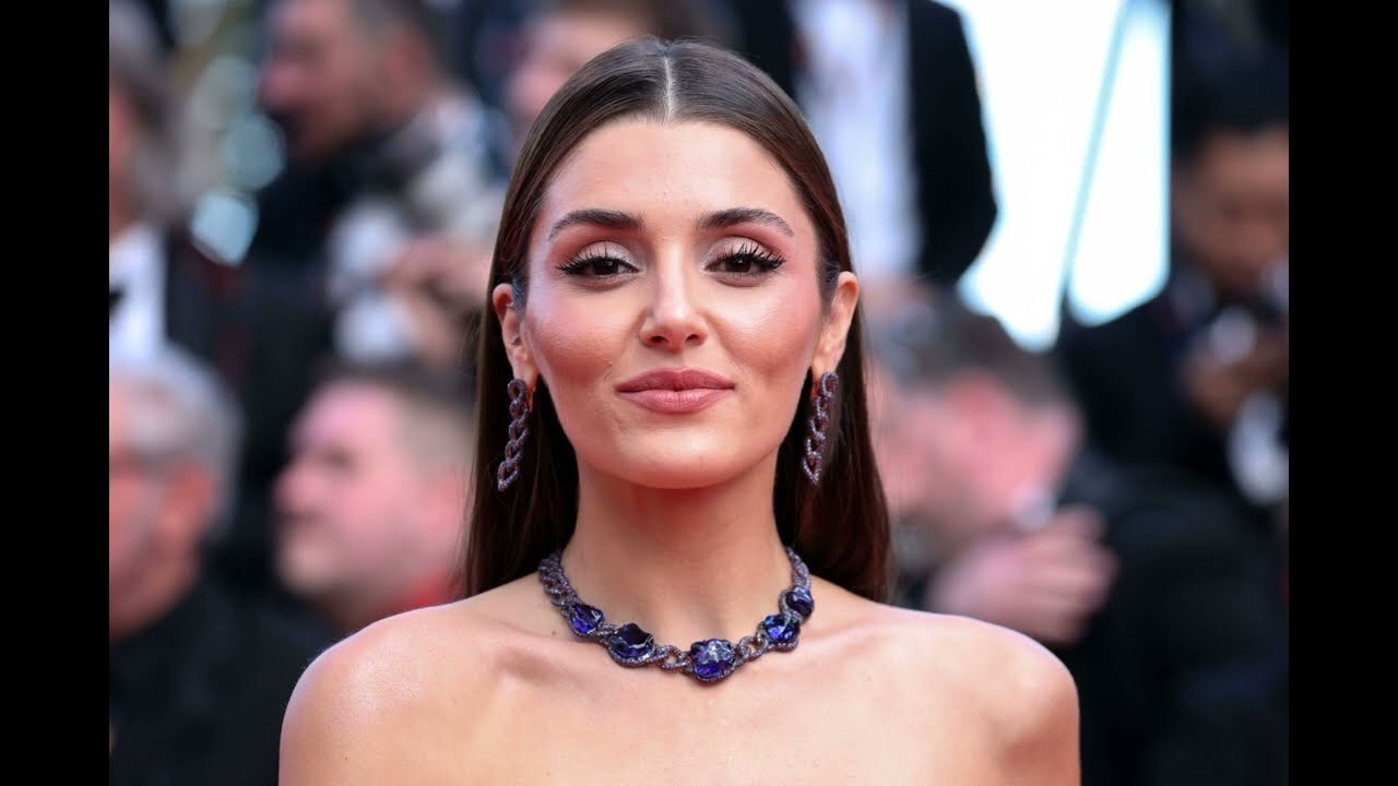 Demet Akalın'dan Hande Erçel'e tuhaf yorum! Elbisesine öyle şeyler söyledi ki...