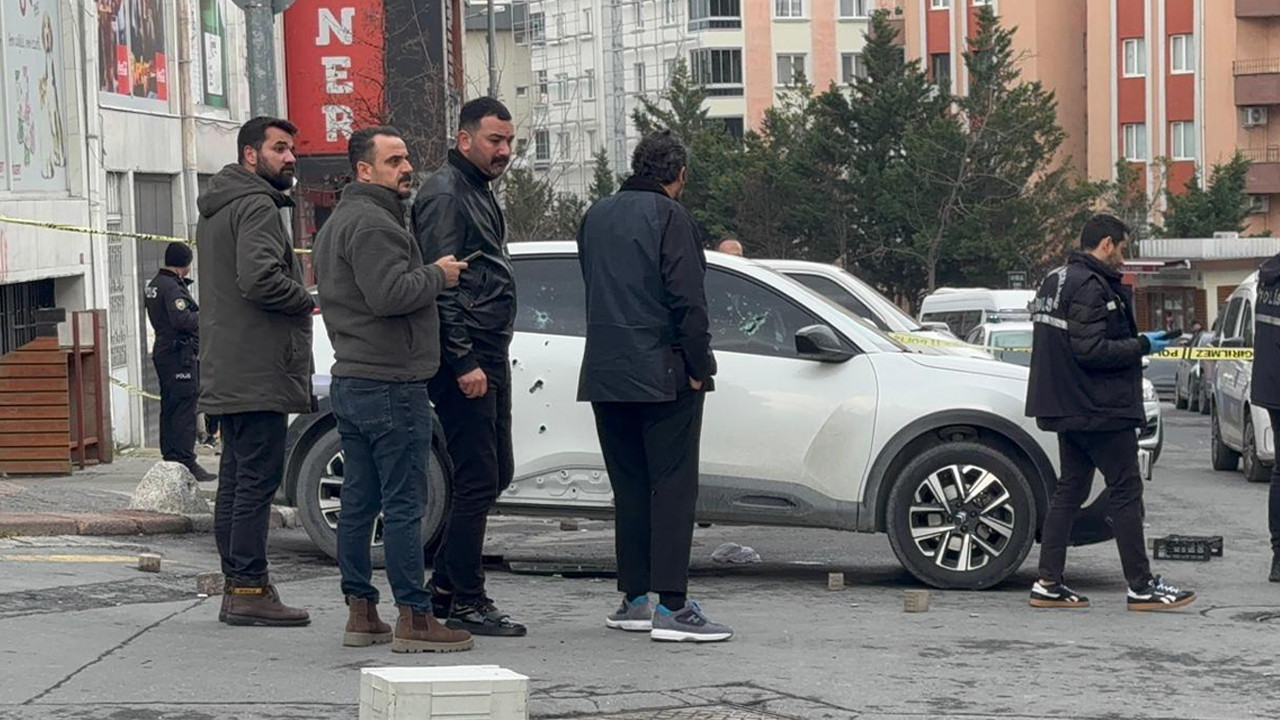 İstanbul'da aracını park ederken silahlı saldırıya uğradı