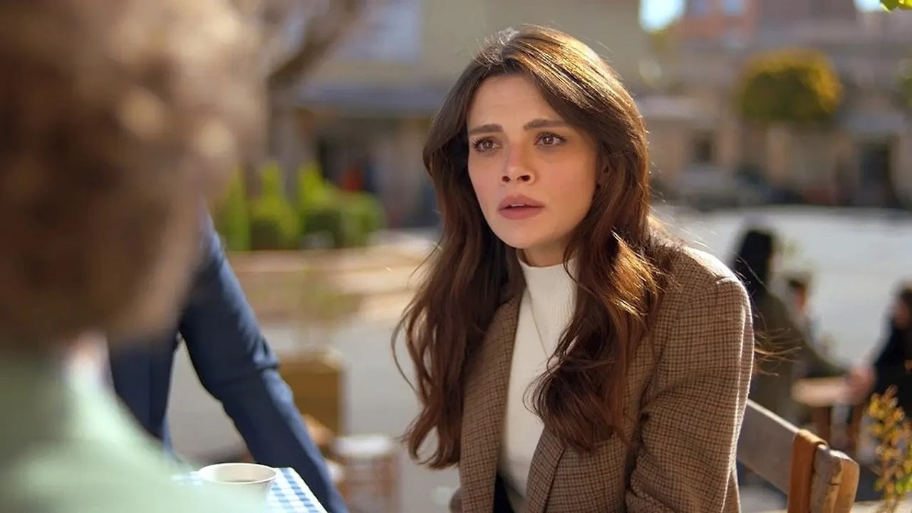 Sinem Ünsal'a ödül gecesinde yoğun ilgi! Prestij Ödülünün sahibi oldu...