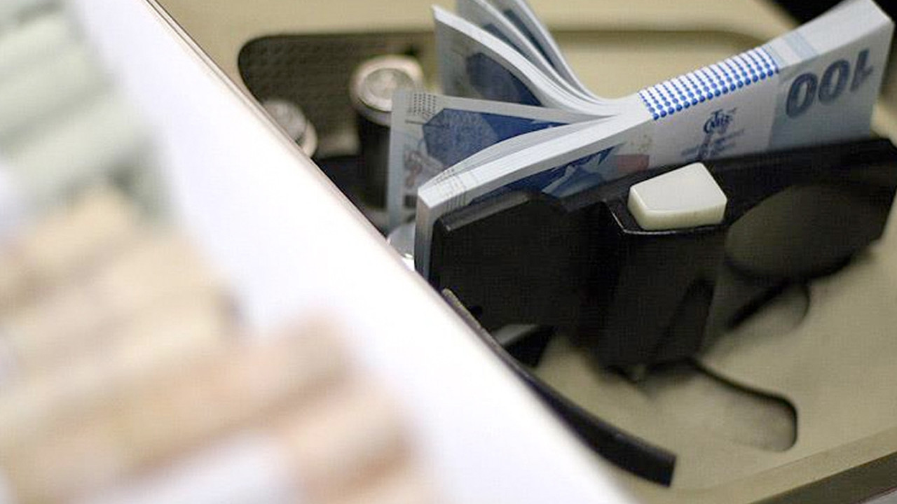 Memur ve emekliler dikkat zamlı maaşlar hesaplara yatırılıyor! İşte ödeme takvimi