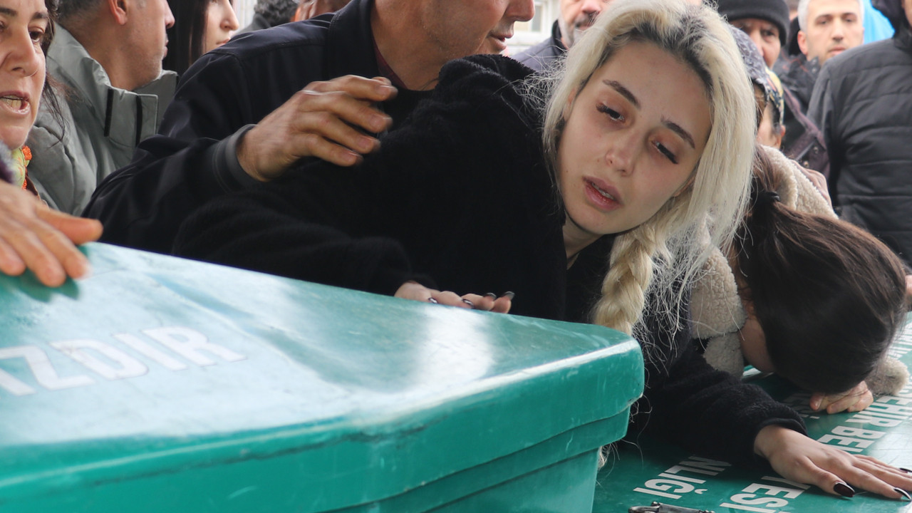 Babalarının öldürdüğü kardeşlere acı veda! Biri 6 diğeri 8 yaşındaydı