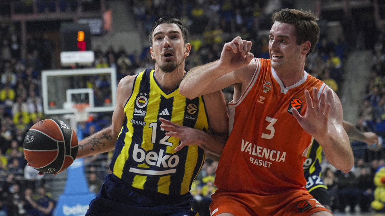 Fenerbahçe Beko Nando de Colo farkıyla kazandı