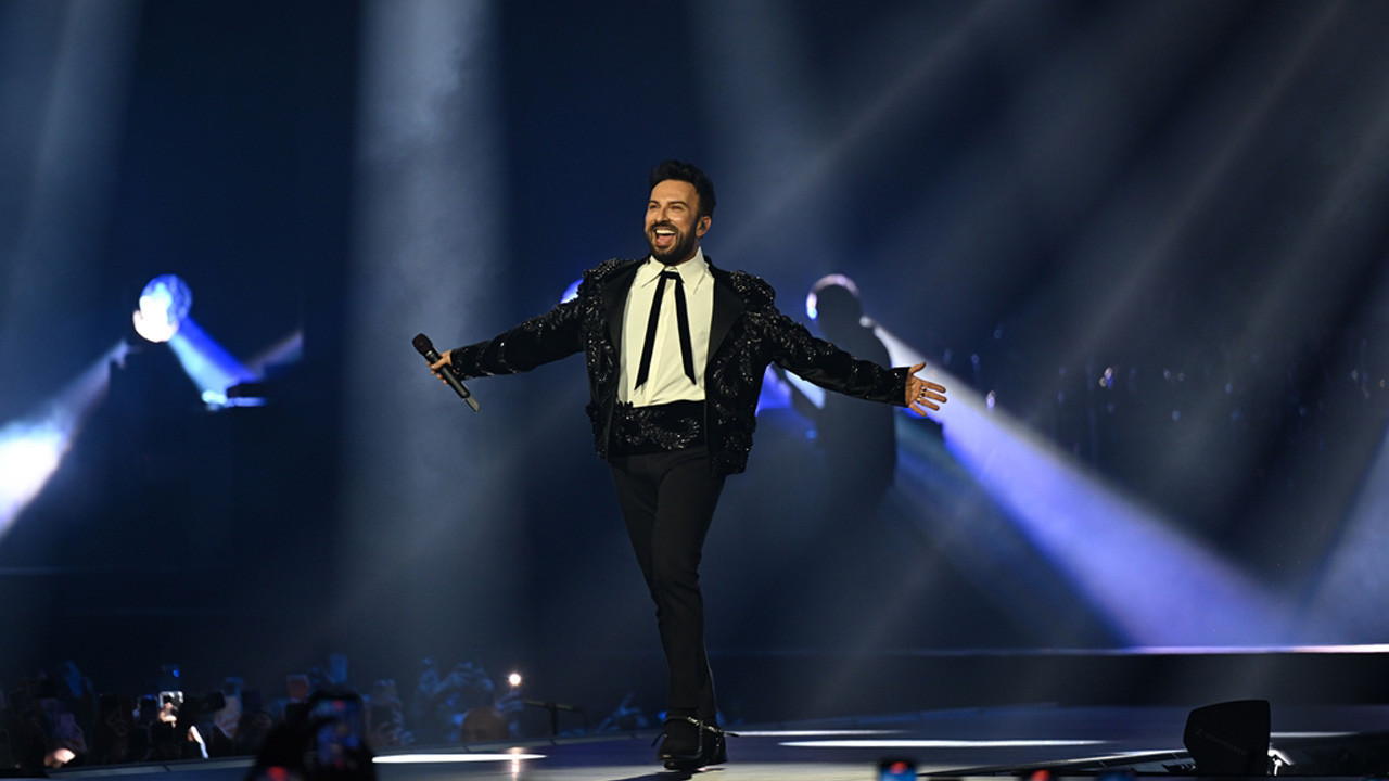 Tarkan 7 yıl aradan sonra İstanbul’da sahneye çıktı
