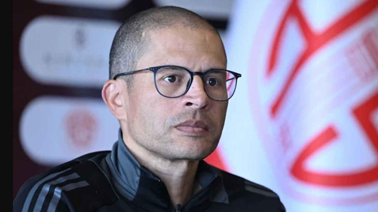 Alex de Souza, Operario’da da tutunamadı