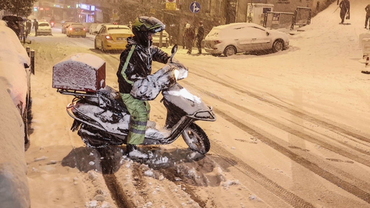 Sakarya'da motokuryelere yasak! Kar nedeniyle trafiğe çıkamayacaklar