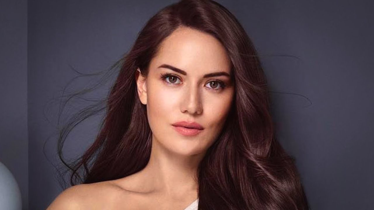 Fahriye Evcen'in yeni imajına yorum yağdı!