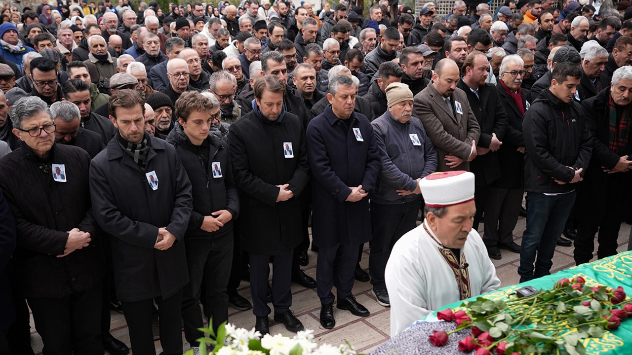 CHP Genel Başkanı Özgür Özel cenaze törenine katıldı