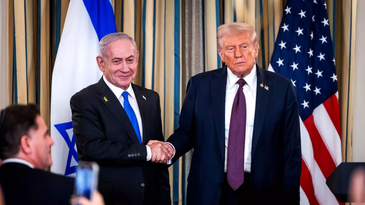 Trump'tan Netanyahu'ya: Övünmeyi bırak o bizim malımız