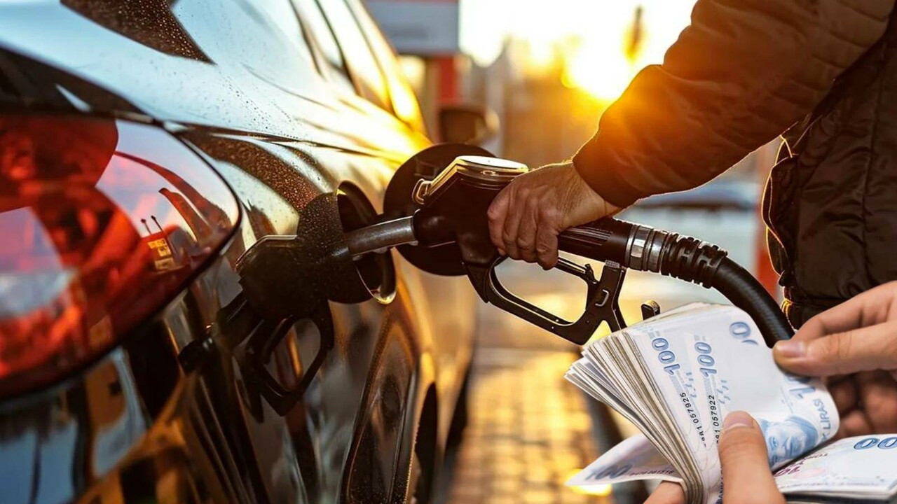 Motorinin litresi 60 liraya koşuyor! Bu gece çok büyük zam var benzin ise...