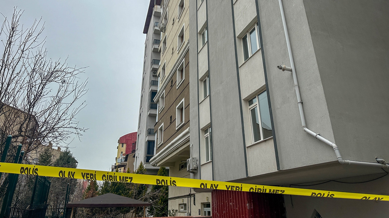 Apartman yöneticisi anten tamircisi ile çatıya çıktı! Sonrası çok feci..