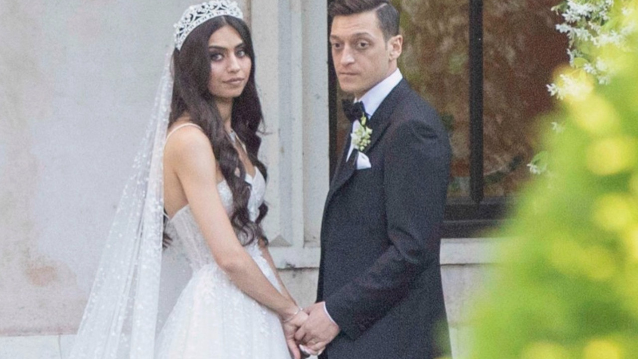 Mesut Özil ve Amine Gülşe'den güzel haber! 3. bebek geliyor...