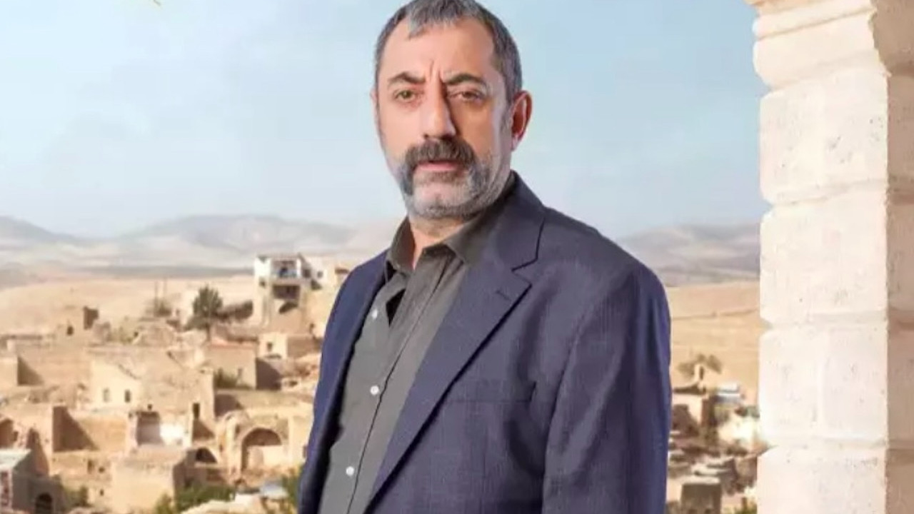 Uzak Şehir oyuncusu Nazmi Kırık DEM Parti'nin saç örme akımına katıldı