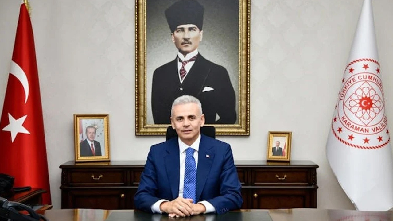 Ardahan'da yeni valinin ilk icraatı logo değiştirmek oldu! Türk bayrağının kaldırılması tepki çekti