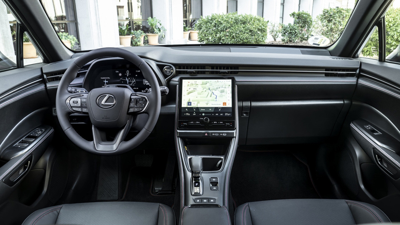 Lexus LBX "En İyi Kabine Sahip Küçük SUV" seçildi