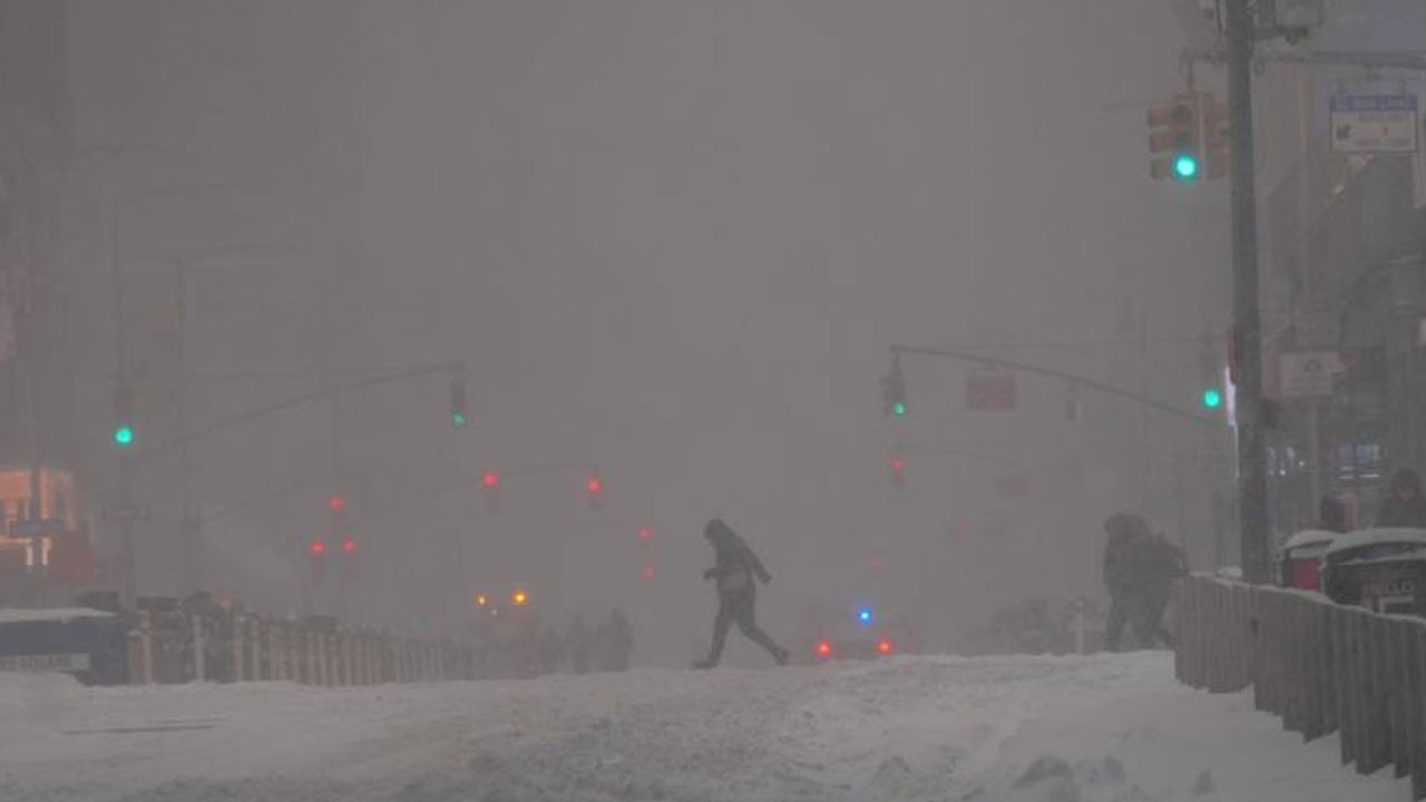 ABD'de kar fırtınası kaynaklı ekonomik kaybın 100 milyar doları aşması bekleniyor