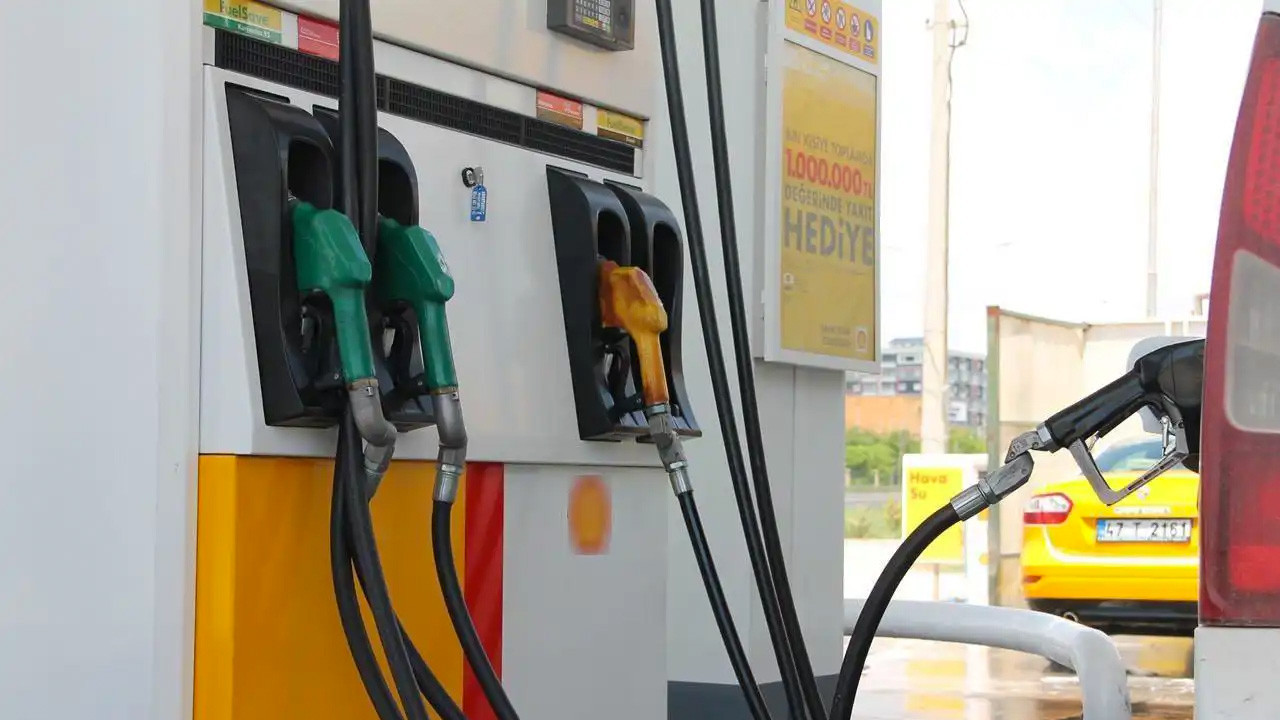 Benzinin litresi kaç lira? Motorinden sonra benzini zam var işte fiyatlar