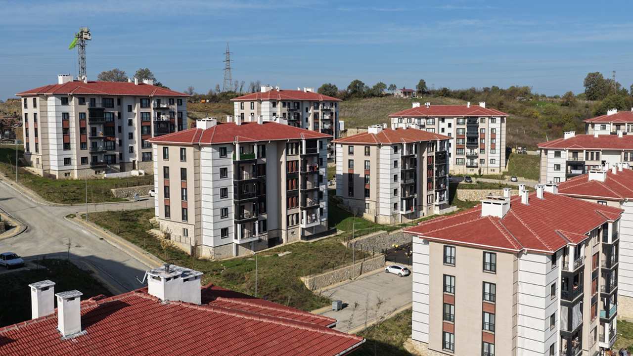Bakan Kurum'dan Yalova'da yeni konutlarına kavuşan vatandaşlara ilişkin paylaşım