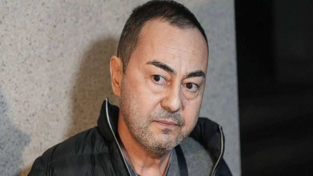 Sahnede yürekler ağza geldi! MS hastası Serdar Ortaç bir anda yere kapaklandı